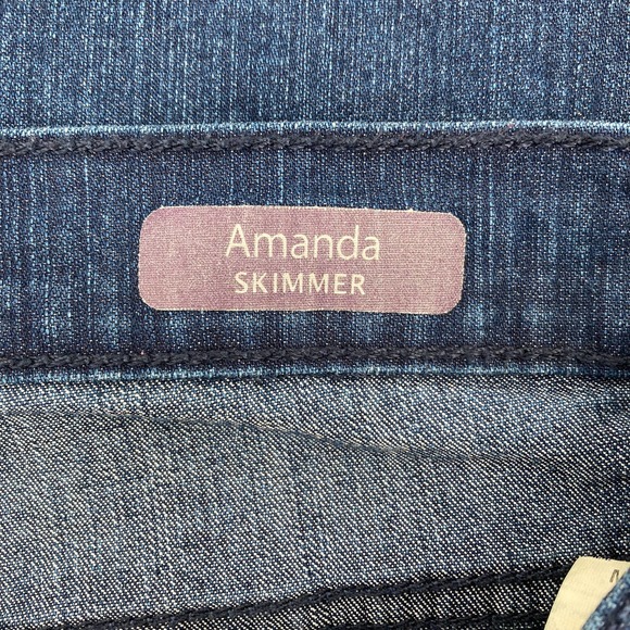 Gloria Vanderbilt Slimming Amanda Skimmer Capri Dark Wash Jeans - Picture 5 of 7